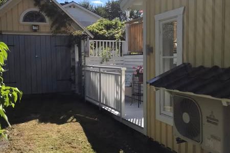 Möblerad villaetta med uteplats i Lundby