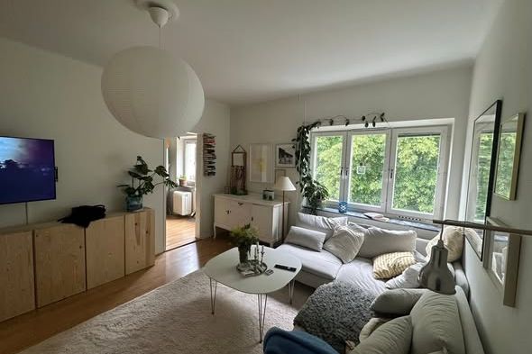 Fin 2:a med balkong i Råsunda