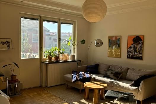 Charmig 40-tals tvåa i Midsommarkransen