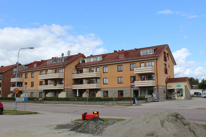 Välplanerad 2:a med balkong i Sandared