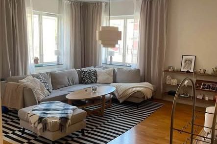 Ljus 2:a med pool på Öster, Örebro