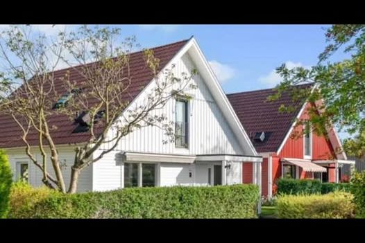 Stor familjevilla nära natur & centrum