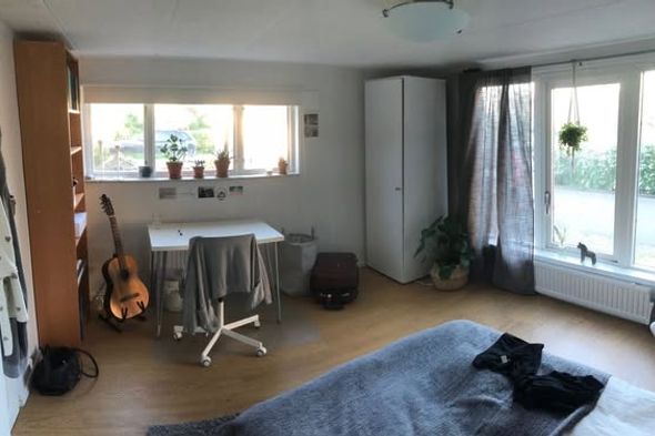 Möblerat rum i Älvsjö nära centrum