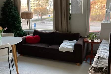 Möblerad studentetta i Älvsjö nära allt