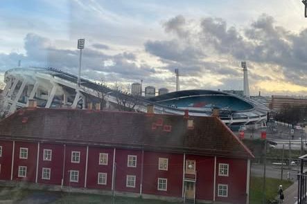 Modern 1:a vid Ullevi med balkong