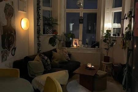 Charmig 2:a med sekelskiftesdetaljer i Örebro