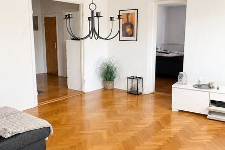 Rymlig 3:a med balkong nära centrum