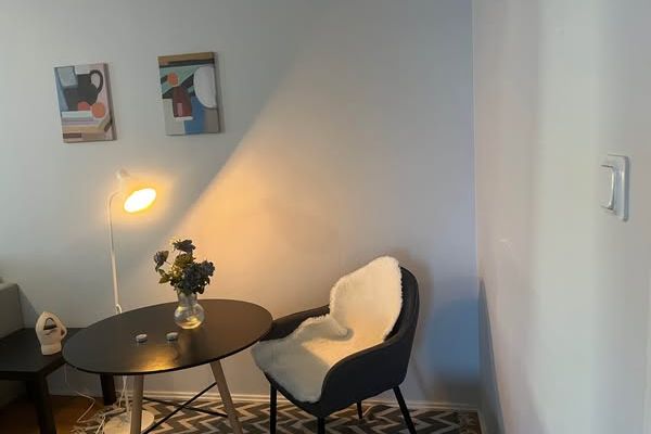 Ljus 3:a med fransk balkong och utsikt
