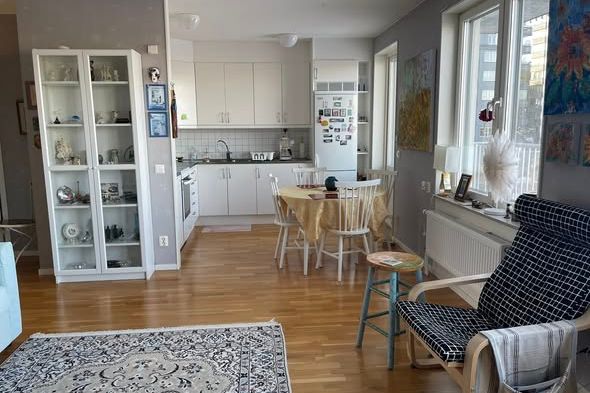 2 rok i Hägersten med balkong