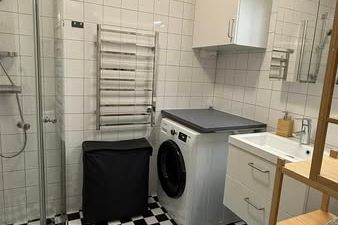Modern 2:a med balkong och utsikt – Stadion nära!