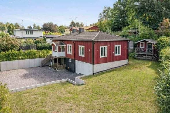 Spacious Furnished Room in Tullinge