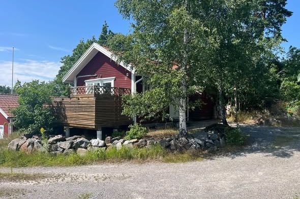 Möblerad stuga uthyres i Vendelsö