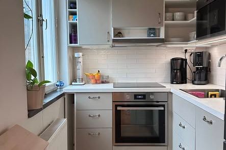 Smart 1:a med loftsäng i Bromma