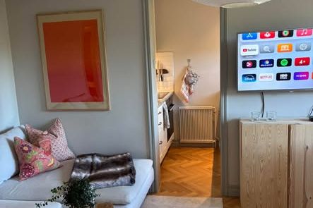 Möblerad 1:a i Viggbyholm, Täby