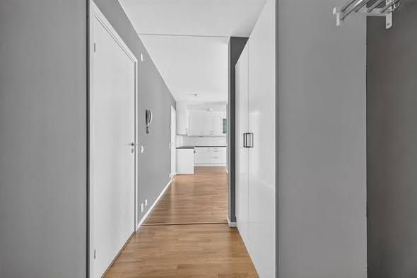 3:a med balkong nära universitetet
