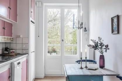 Charmig studio med 2 balkonger i centrala Malmö