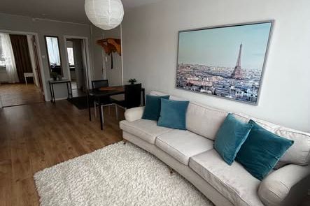 3 rok i Rågsved nära T-bana – 64 kvm