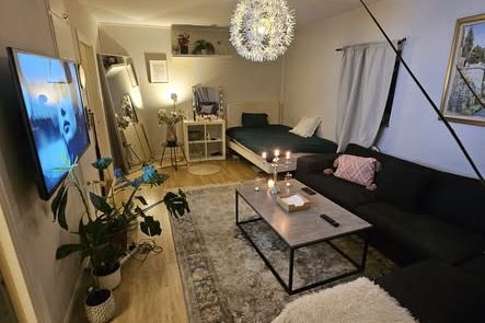 Charmig 1:a i Hässelby nära natur & T-bana