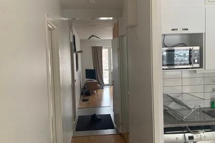 Rymligt rum i Askim med balkong