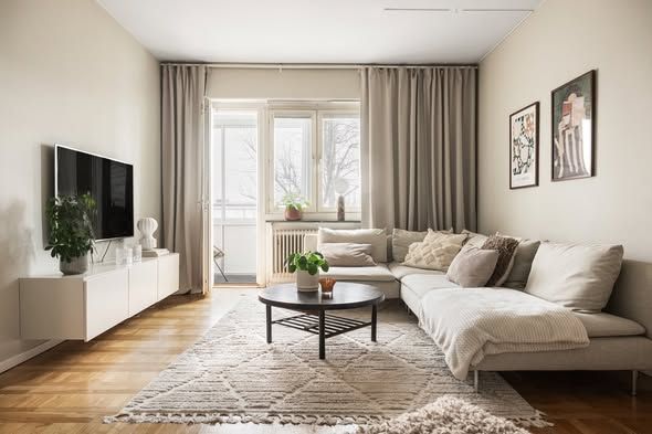 Fin 2:a med dubbla balkonger på Torpa