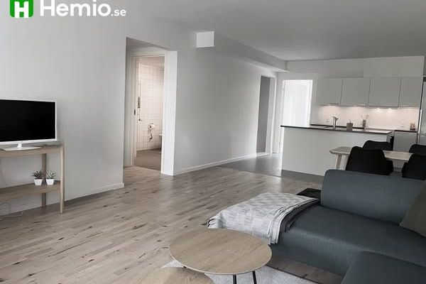 Ljus 2:a i Hägersten nära natur & city