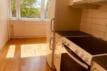 Möblerad etta nära Gränby med parkering