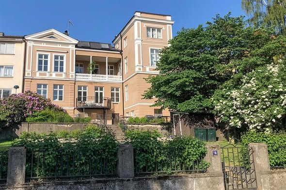 Möblerad 2 rok centralt i Södertälje
