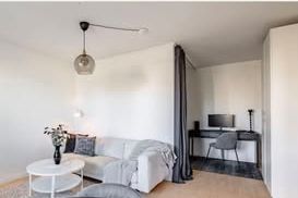 1 rok med uteplats på Rud uthyres
