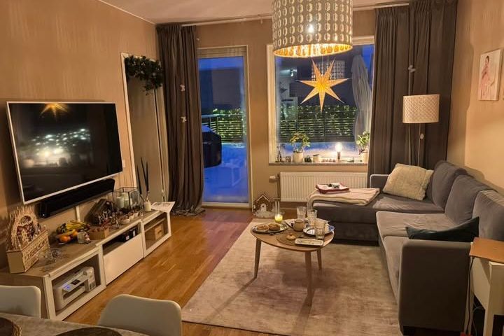 Ljus 2:a i Laröd med parkering