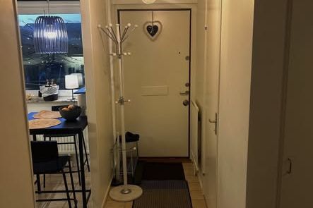 Möblerad 2:a med uteplats nära Annehem