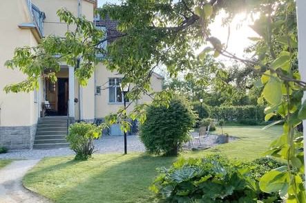 Möblerat rum i tjejkollektiv Örebro
