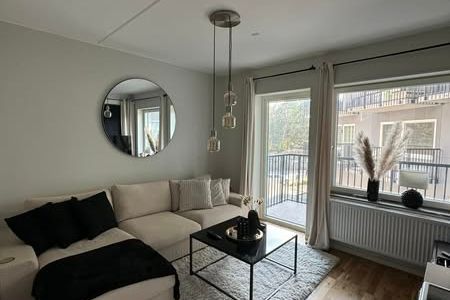 Möblerad 1:a i Nacka – allt ingår