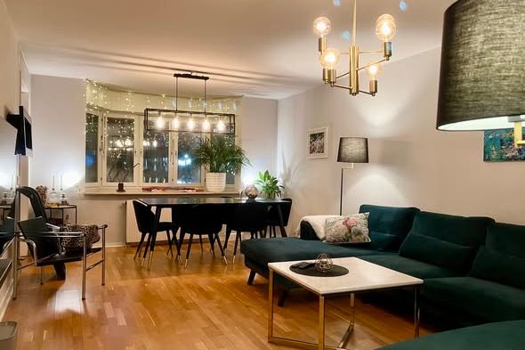 Rymlig 4:a i centrum med 2 balkonger