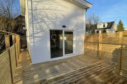 Nybyggd minivilla nära Fruängen C