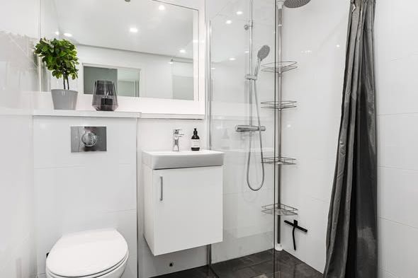 Nyrenoverad 1:a med balkong i Malmslätt