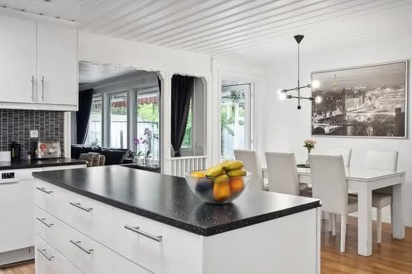 Rum i modern villa i Haninge, 5000 kr/mån