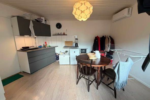 Möblerad lägenhet i Hovslätt nära JU