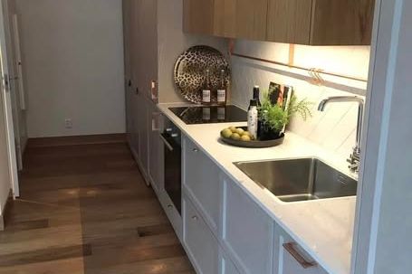 Nyproducerad 1a med uteplats vid Brommaplan