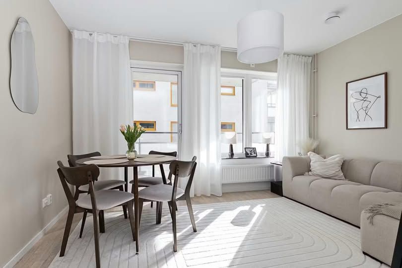 Modern 1:a i Mariehöjd – möblerad
