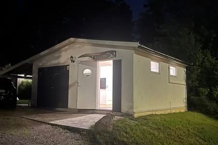 Charmigt minihus i Upplands Väsby med allt inkluderat
