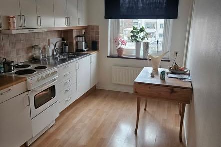 Rymlig 2:a med balkong i förstahand