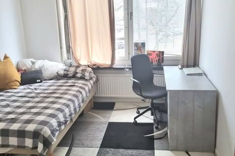 Lugnt rum i Bergshamra nära T-bana