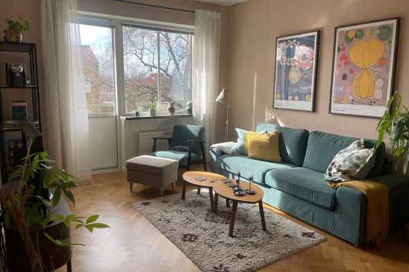 Ljus 2:a med balkong nära Lund C