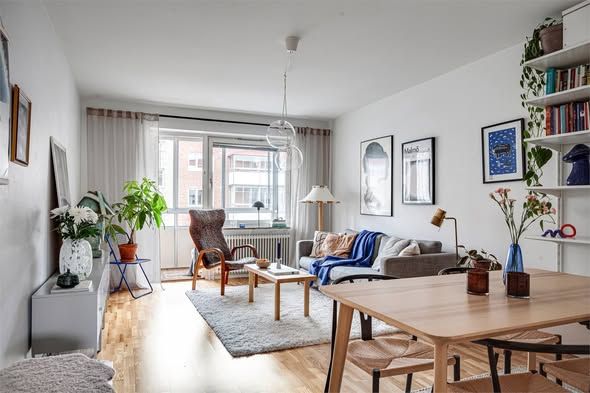 Ljus 2:a med inglasad balkong i Sorgenfri