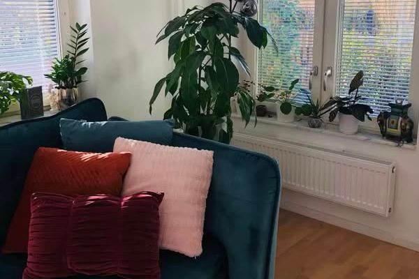 Möblerad 1:a med uteplats i lugna Brotorp