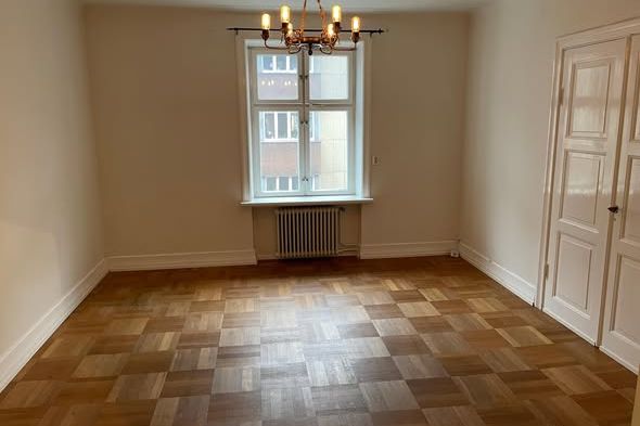 Central 1:a i Lund med egen ingång