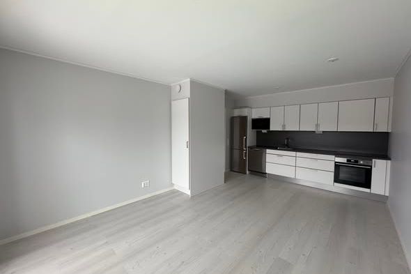 Stilren 2:a med balkong i Arenastaden