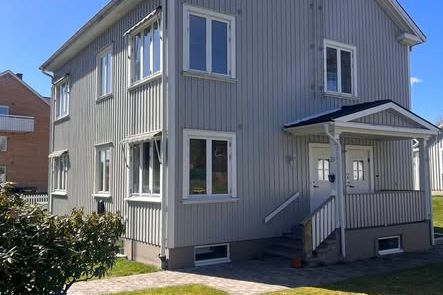 Ljus 4:a med balkong på Råslett