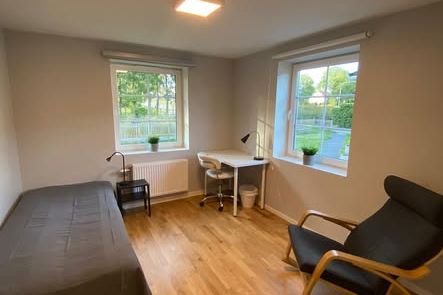 Möblerat rum i villa i Årsta