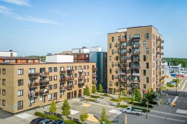 Möblerad 2:a i Täby med balkong och snabb inflytt